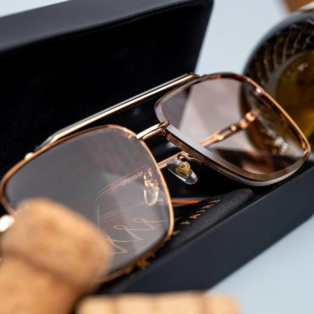 PINOT GRIS  GOLD FRAMES - Image 6